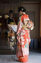 无头战神！《生化危机8》镜头解锁之后的画面